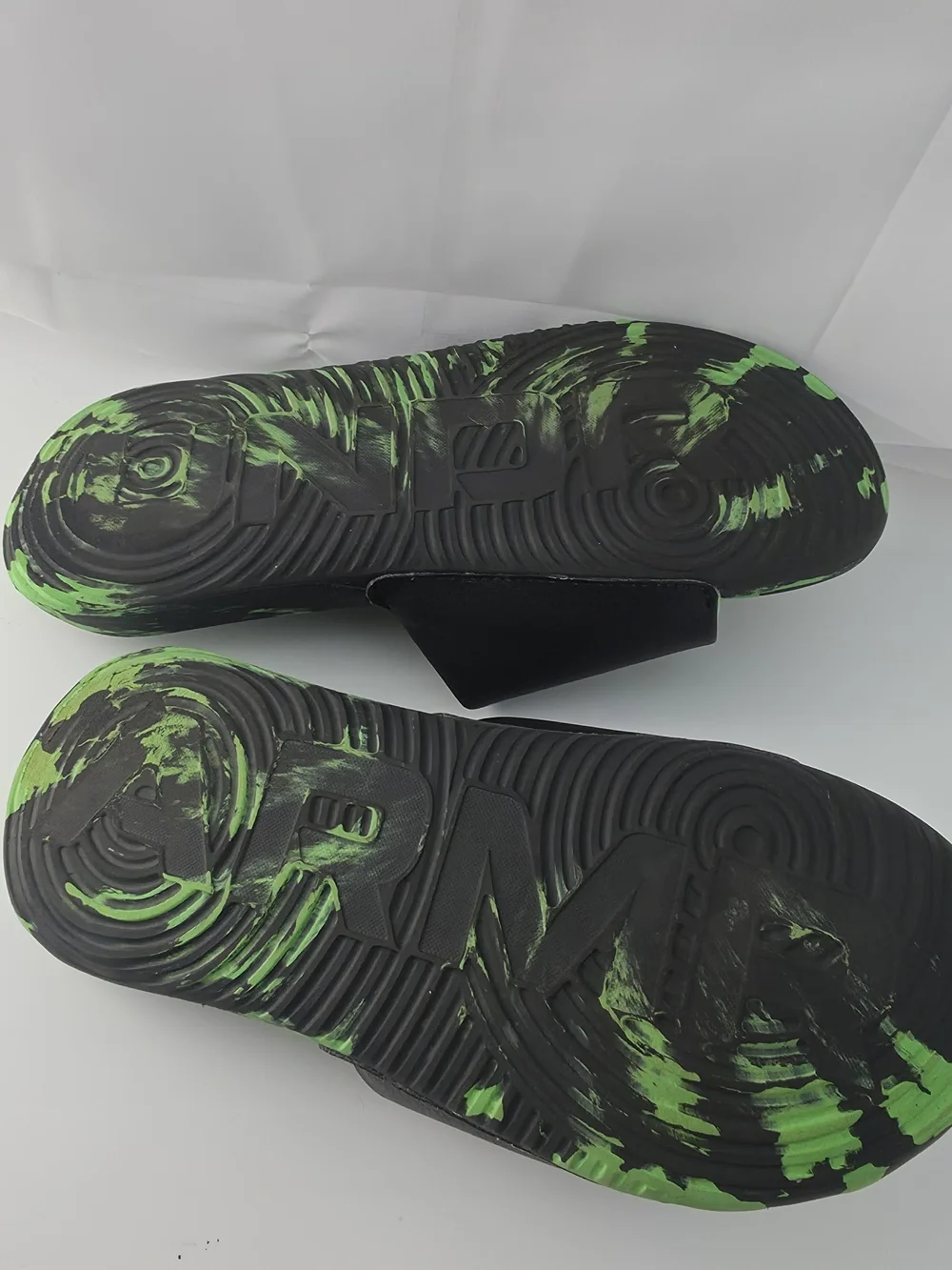 Under Armour Kids Black & Neon Green Slide Sandals Size 5